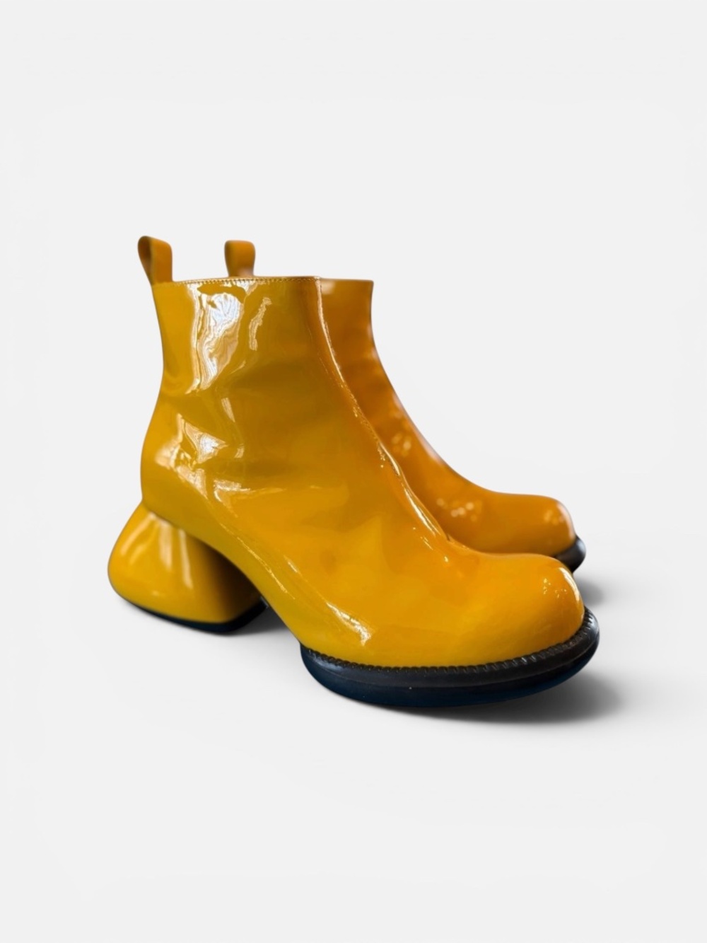 Nigel," "Go Groovy Family," "Yellow Patent," "Size 6," and "New in Box (NIB)